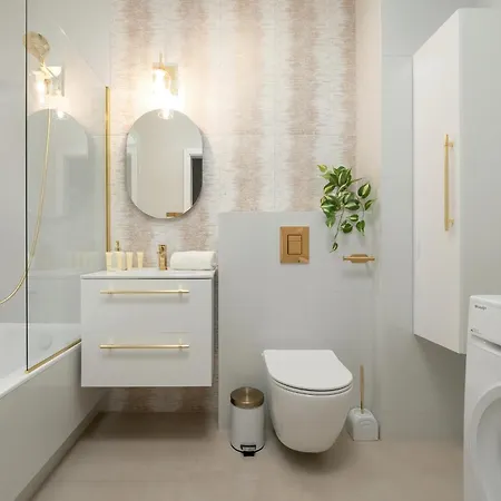 Exceptional With Parking By Renters Apartament *