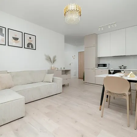 Exceptional With Parking By Renters *