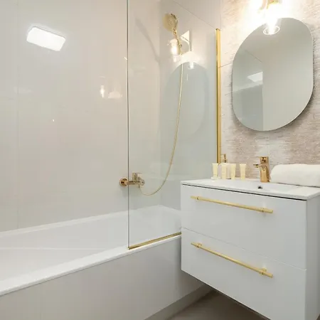 Exceptional With Parking By Renters *