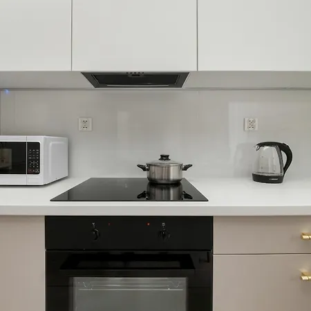 Exceptional With Parking By Renters