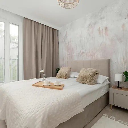 Apartment Exceptional With Parking By Renters *