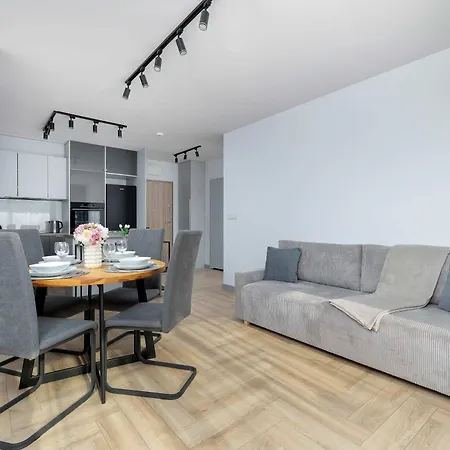 Exceptional With Parking By Renters Lejlighed *