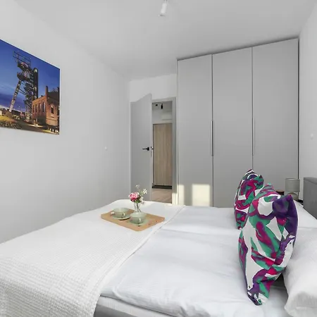 Exceptional With Parking By Renters * Katowice