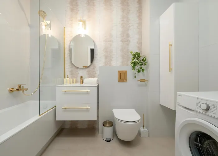 Exceptional With Parking By Renters דירה *