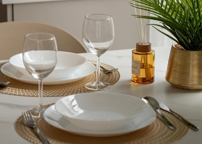 Exceptional With Parking By Renters דירה